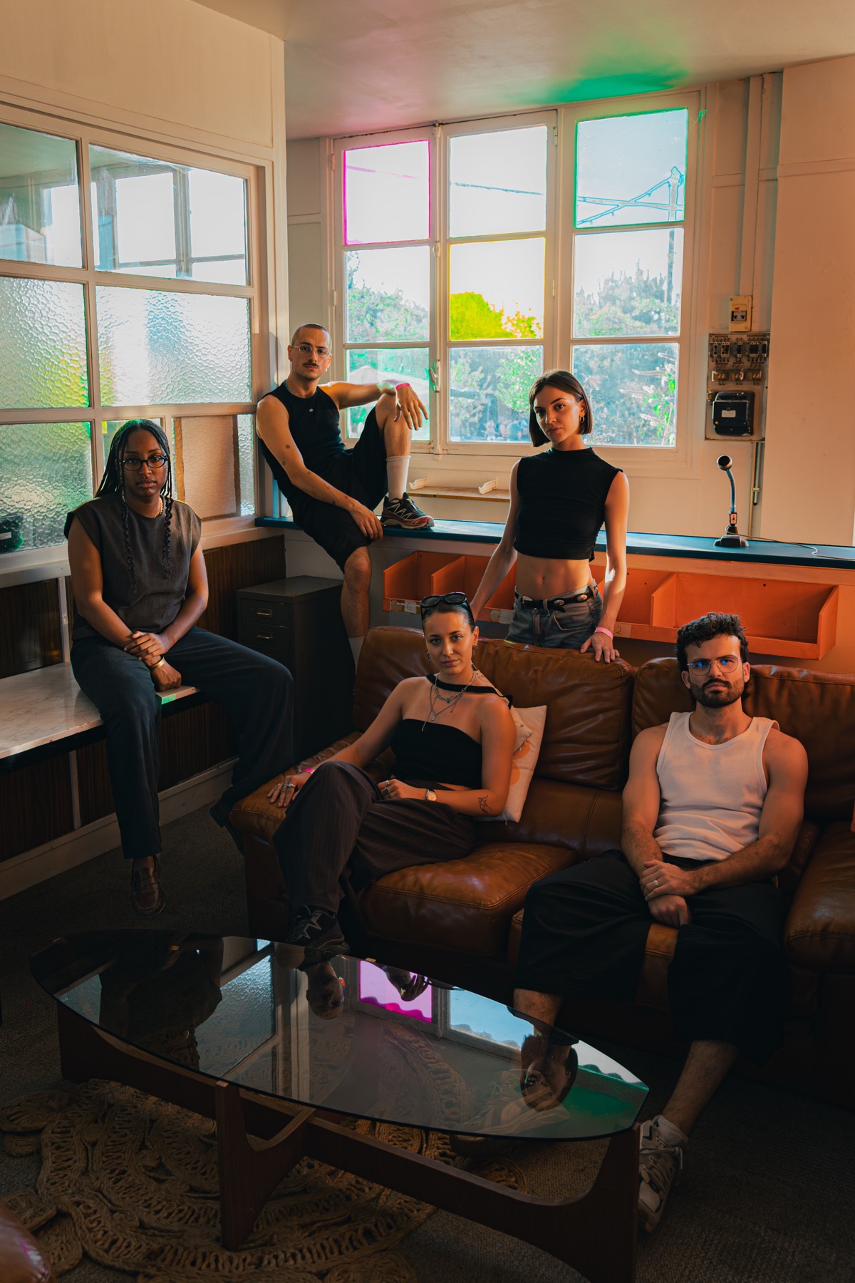 Les membres du collectif Flasha réuni·es dans un salon, à la Cité Fertile